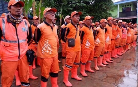 Ribuan Pasukan Oranye Siaga Penuh, Jakarta Pastikan Monas Kinclong Jelang HUT ke-80 TNI