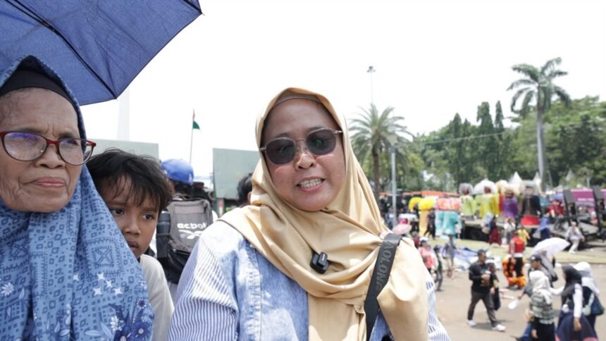 Ratusan ribu masyarakat