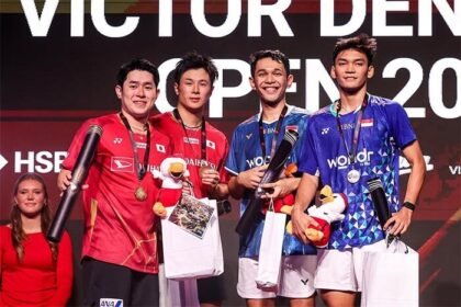 Fajar Alfian/Muhammad Shohibul Fikri tampil tangguh namun harus mengakui keunggulan Hoki/Kobayashi di final Denmark Open 2025.
