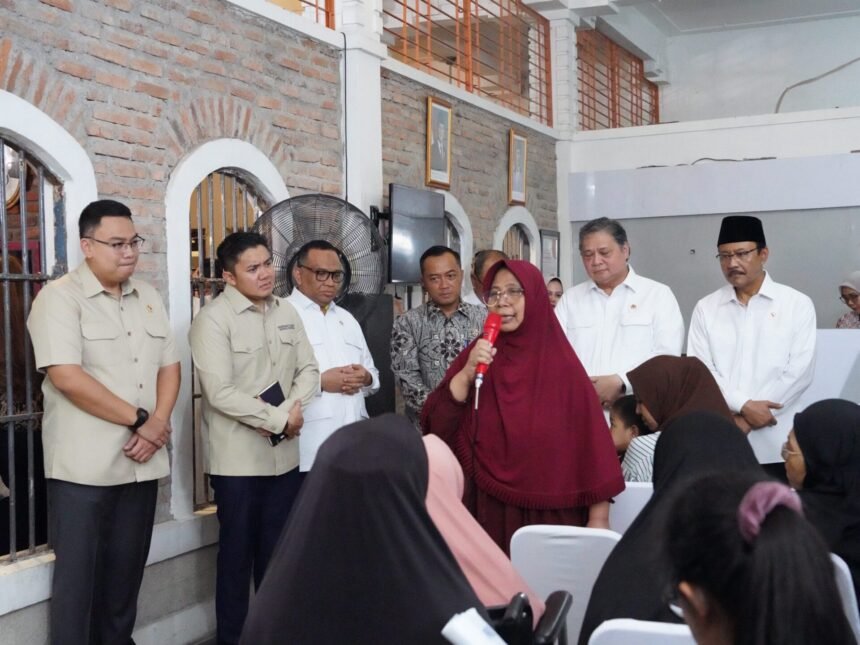 Dapat BLT Rp900 Ribu, Sopir Ojol Ini Bisa Belikan Sepatu Ulang Tahun untuk Anak