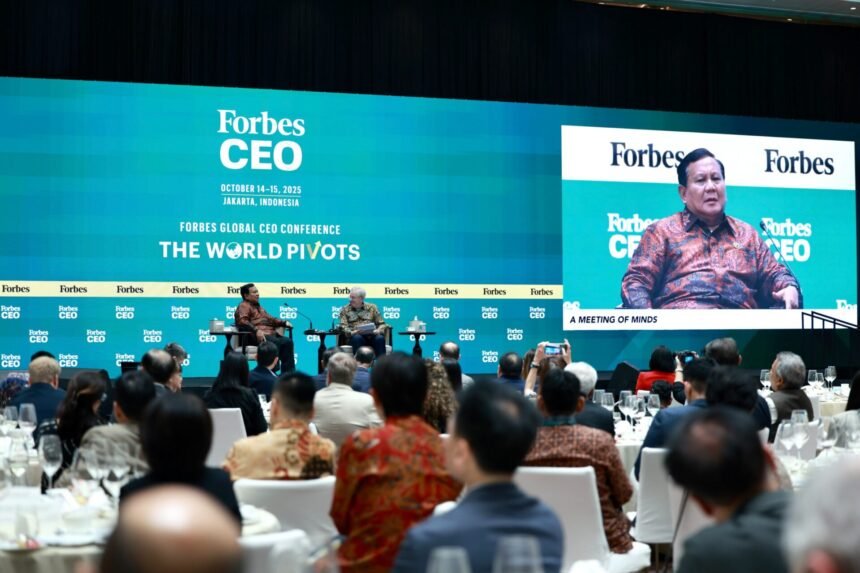 Tepuk Tangan di Forum Forbes Saat Prabowo Paparkan Program Makan Bergizi Gratis