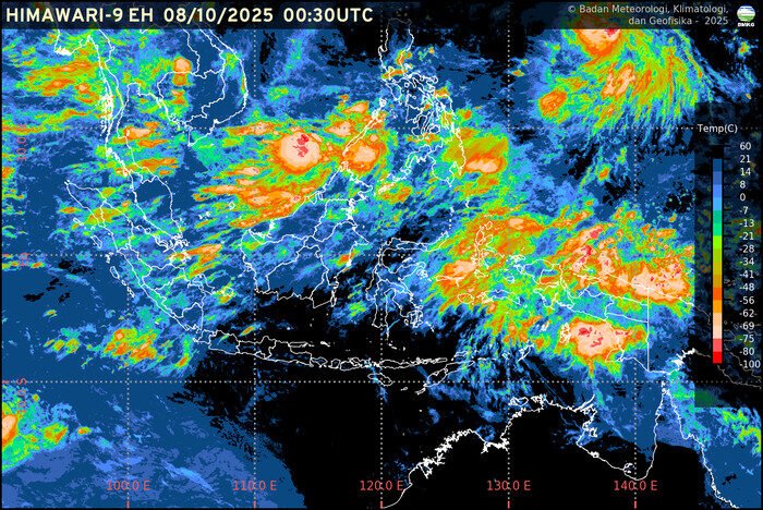 Langit Indonesia pada Rabu, 8 Oktober 2025, diprediksi bervariasi dari cerah berawan hingga hujan petir, menurut laporan BMKG.