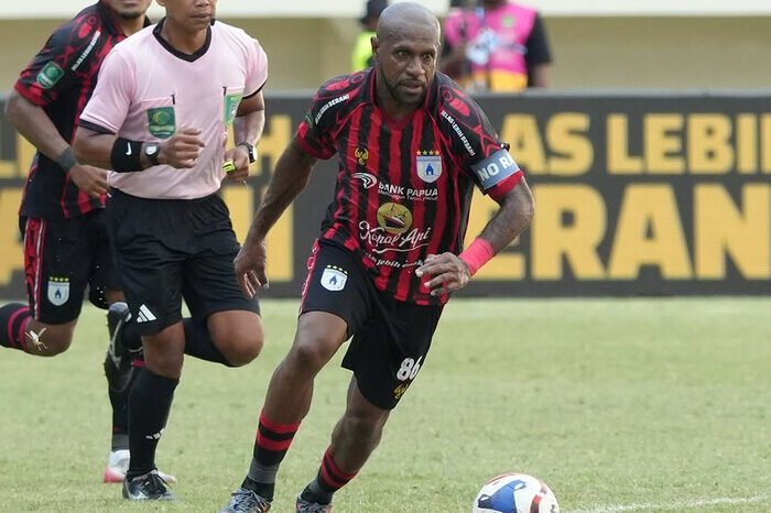 Persipura Jayapura Tekuk Barito Putera, Gol Cepat Febrianto Jadi Penentu 1 Persipura Jayapura menaklukkan Barito Putera 1-0 lewat gol cepat Febrianto Uopmabin di Pegadaian Championship. Kemenangan ini memperkuat posisi Mutiara Hitam di klasemen dan menegaskan dominasi di kandang sendiri.