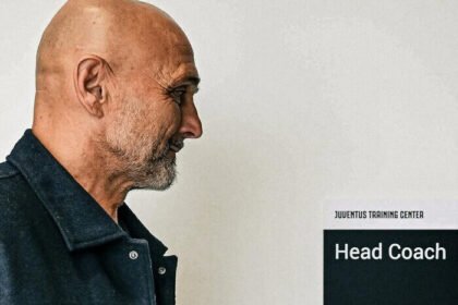 Luciano Spalletti resmi menukangi Juventus hingga 2026, membawa harapan baru bagi Bianconeri di musim depan.