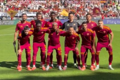 Napoli kembali ke puncak klasemen Liga Italia 2025/2026 setelah AC Milan gagal menang atas Juventus di Allianz Stadium.