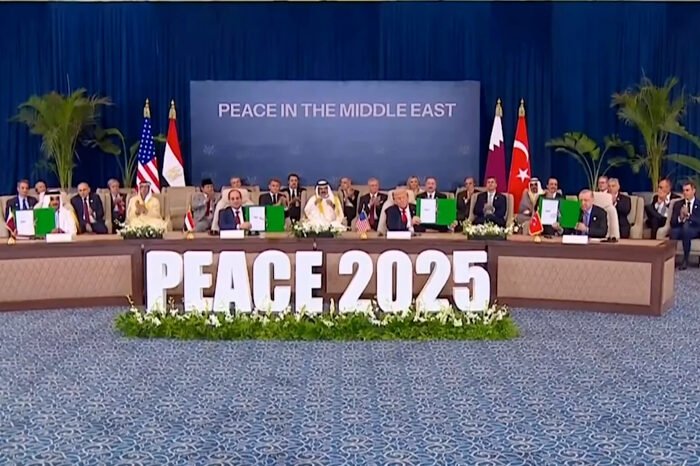 Presiden Prabowo Subianto menyaksikan langsung penandatanganan Perjanjian Perdamaian Gaza di Sharm El-Sheikh, Mesir, bersama para pemimpin dunia, Senin (13/10/2025).