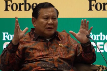 Presiden Prabowo Subianto optimistis pertumbuhan ekonomi Indonesia bisa menembus 8 persen melalui program kerakyatan dan penguatan sektor sumber daya alam.