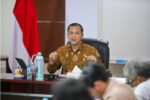 Transmigrasi luar Jawa dorong lahirnya industri besar dan pusat ekonomi baru berbasis lokal.