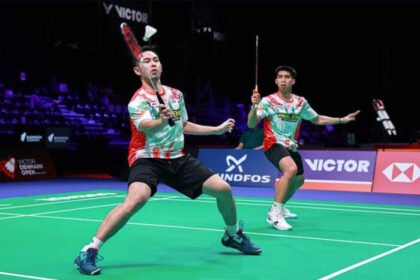 Sabar/Reza melaju ke perempatfinal Hylo Open 2025 setelah mengalahkan Popov bersaudara di Saarbrucken, Jerman.