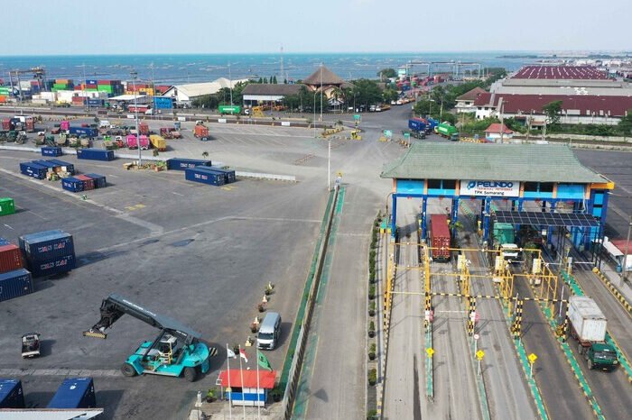 Transformasi digital Pelindo melalui Terminal Booking System (TBS) sukses kurangi antrean truk di pelabuhan besar.