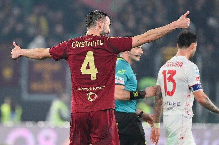 Bryan Cristante kompak memuji kerja keras AS Roma setelah kemenangan krusial atas Fiorentina yang membawa mereka ke puncak klasemen Serie A.