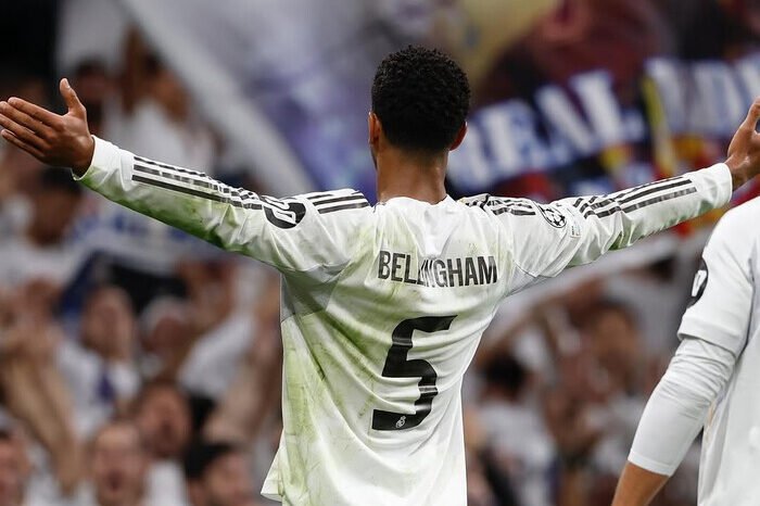 Jude Bellingham siap memimpin Real Madrid taklukkan Barcelona di El Clasico demi pertahankan posisi puncak.