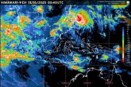 Citra satelit BMKG menunjukkan pola awan hujan di berbagai wilayah Indonesia pada Sabtu (18/10/2025).