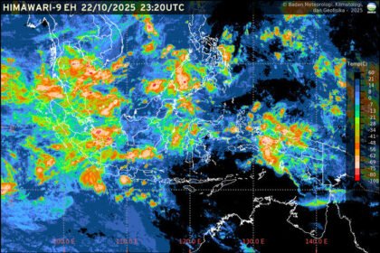 BMKG merilis prakiraan cuaca Indonesia 23 Oktober 2025 dengan peringatan potensi hujan petir dan banjir rob di sejumlah wilayah.