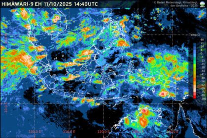 BMKG perkirakan hujan melanda sebagian besar kota di Indonesia pada Minggu, 12 Oktober 2025, disertai potensi banjir rob di wilayah pesisir.