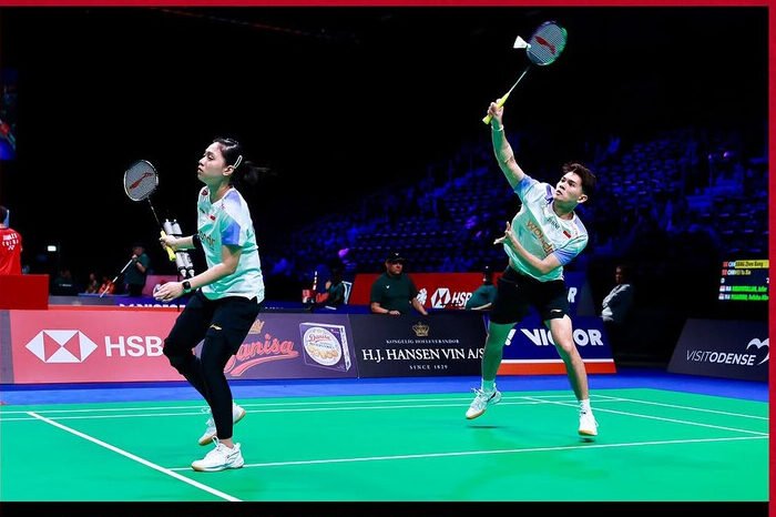 Adnan Maulana dan Indah Cahya Sari Jamil tampil gemilang di Denmark Open 2025 setelah menyingkirkan wakil India dan melaju ke babak kedua.