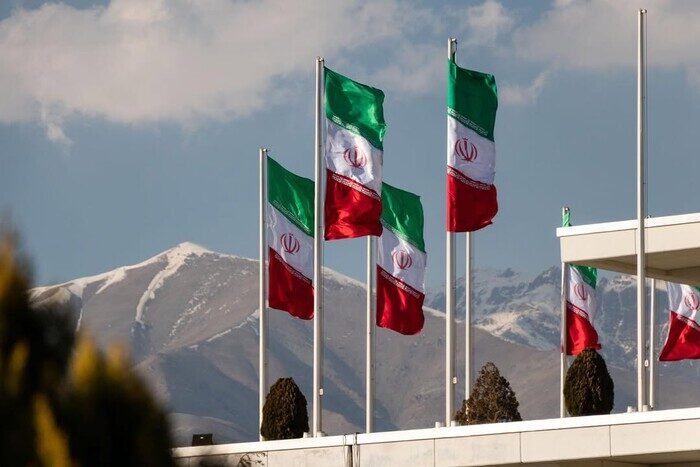 Kantor Kementerian Luar Negeri Iran menegaskan bahwa semua pembatasan nuklir lewat Resolusi 2231 dianggap berakhir per 18 Oktober 2025.