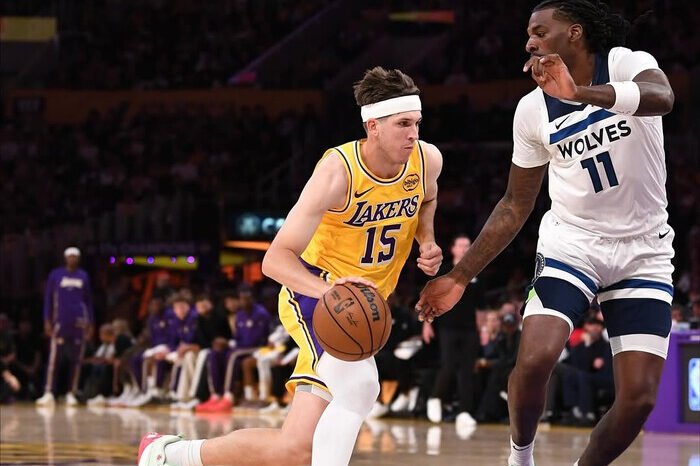 Austin Reaves memborong 51 poin untuk membawa Lakers kalahkan Kings di Golden 1 Center, laga penuh energi.