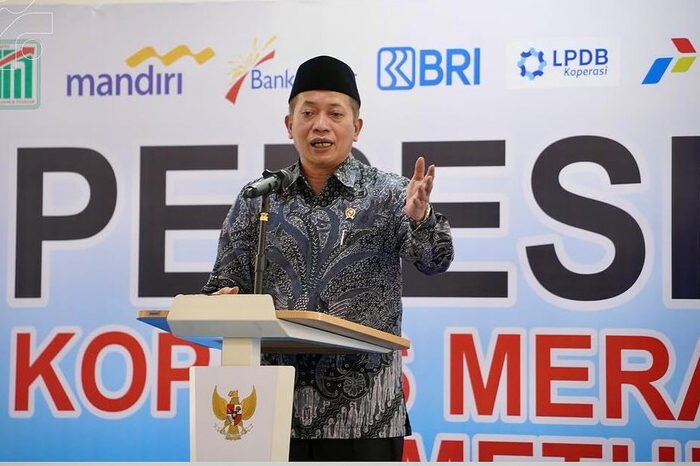 Menkop Ferry Juliantono meninjau Kopdes Merah Putih Metuk di Boyolali, simbol kebangkitan ekonomi desa Indonesia.