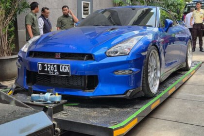 KPK pindahkan 32 kendaraan mewah hasil sitaan kasus korupsi Kemnaker ke Rupbasan untuk menjaga barang bukti.