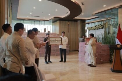 Presiden Prabowo tegaskan Rp13,2 triliun hasil sitaan bisa bangun 600 kampung nelayan dan bantu hidup 5 juta rakyat.