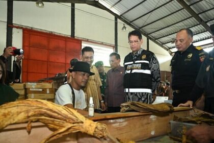 Kebijakan Menteri Keuangan Purbaya Yudhi Sadewa yang menahan kenaikan cukai hasil tembakau 2026 disambut positif oleh Menko Perekonomian Airlangga Hartarto dan Kemenperin.