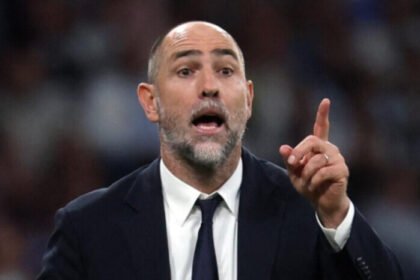 Tudor terlihat tegang di Santiago Bernabeu, menyikapi kekalahan tipis Juve dari Real Madrid.