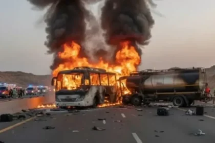 45 Jemaah Umrah Asal India Tewas Terbakar dalam Bus Usai Tabrakan dengan Truk Tangki