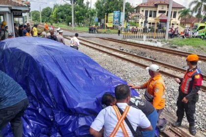 Kronologi Kereta Bangunkarta Seruduk Mobil dan Motor, 9 Orang Jadi Korban Termasuk 2 Balita