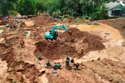 27 Warga Banjarnegara Masih Tertimbun Longsor, Tim SAR Terus Berjuang Selamatkan Nyawa