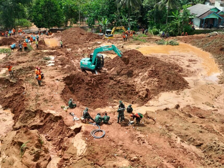 27 Warga Banjarnegara Masih Tertimbun Longsor, Tim SAR Terus Berjuang Selamatkan Nyawa