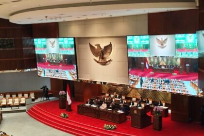 DPR Resmi Sahkan Revisi KUHAP, Mulai Berlaku Bersamaan dengan KUHP 2026