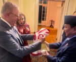 Gemash! Presiden Prabowo Beri Hadiah Baju dan Tali untuk Toto, Anjing Kesayangan PM Australia