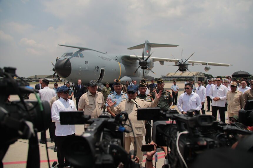 Airbus A400M Resmi Diserahkan ke TNI AU, Presiden Prabowo: “A400 Saya Kira Akan Menambah Kemampuan Kita” 1 Pesawat A400M Atlas Akan Diterjunkan untuk Misi Kemanusiaan Gaza