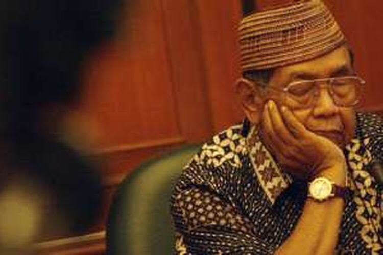 Gus Dur dan Syaikhona Kholil, Dua Cahaya Nusantara Resmi Jadi Pahlawan Nasional