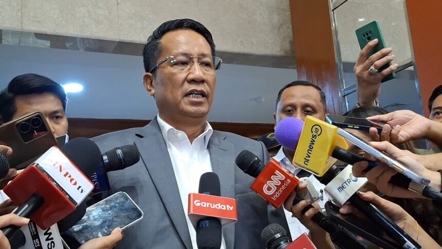 Polisi Aktif Dilarang Jabat Sipil, Menkum: Pejabat yang Sudah Menjabat Tak Perlu Mundur