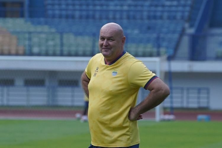 Persib Hancurkan Selangor di Kandang, Bojan Hodak Puji Mental Juara Maung Bandung