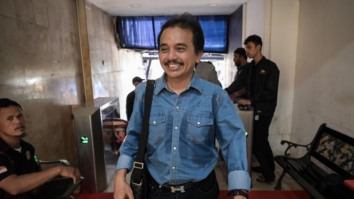 Roy Suryo Siap Jalani Pemeriksaan Perdana Kasus Dugaan Ijazah Palsu Jokowi  – GARUDA TV