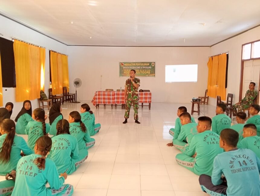 Satgas TMMD ke-126 Sosialisasikan Bahaya Radikalisme dan Terorisme kepada Pelajar di Tidore 1 Satgas TMMD ke-126 Sosialisasikan Bahaya Radikalisme dan Terorisme kepada Pelajar di Tidore