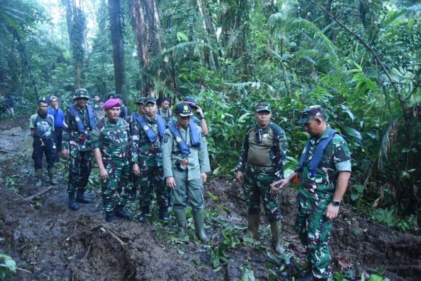 Mustofa Si Badak Jawa Diselamatkan TNI di Ujung Kulon