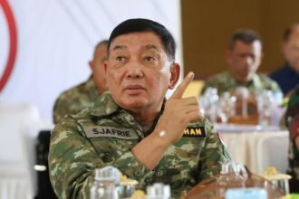 Tanpa Rapat, Menhan Sjafrie Perintahkan Aksi Kilat TNI Airdrop Bantuan