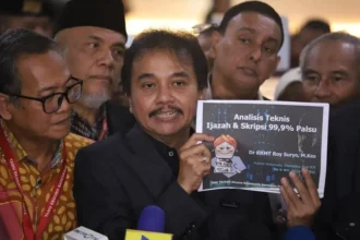 Usai Digarap Penyidik 9 Jam, Roy Suryo CS Diperbolehkan Pulang