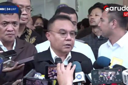 Wakil Ketua DPR RI, Sufmi Dasco Ahmad menjenguk para korban ledakan di SMAN 72 Jakarta (Dok. Tangkapan layar Garudatv)