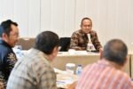 Suasana silaturahmi dan pra-penjurian Dewan Juri Anugerah Jurnalistik Pertamina 2025 bersama Corporate Secretary Pertamina Arya Dwi Paramita, di Jakarta pada Jumat 31/10/2025. Pertemuan ini mempersiapkan Dewan Juri untuk memasukin tahap seleksi dan penilaian karya AJP 2025