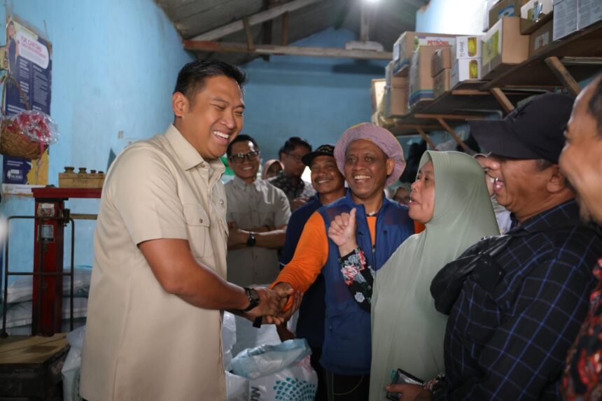 Harga Pupuk Resmi Turun! Wamentan Sudaryono Sidak Kios Pastikan HET Berjalan