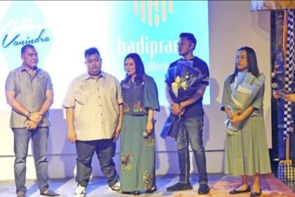 Pameran Tunggal Adikarya Vanindra, Tampilkan Abstrak Spiritual Terinspirasi dari Sang Ibu