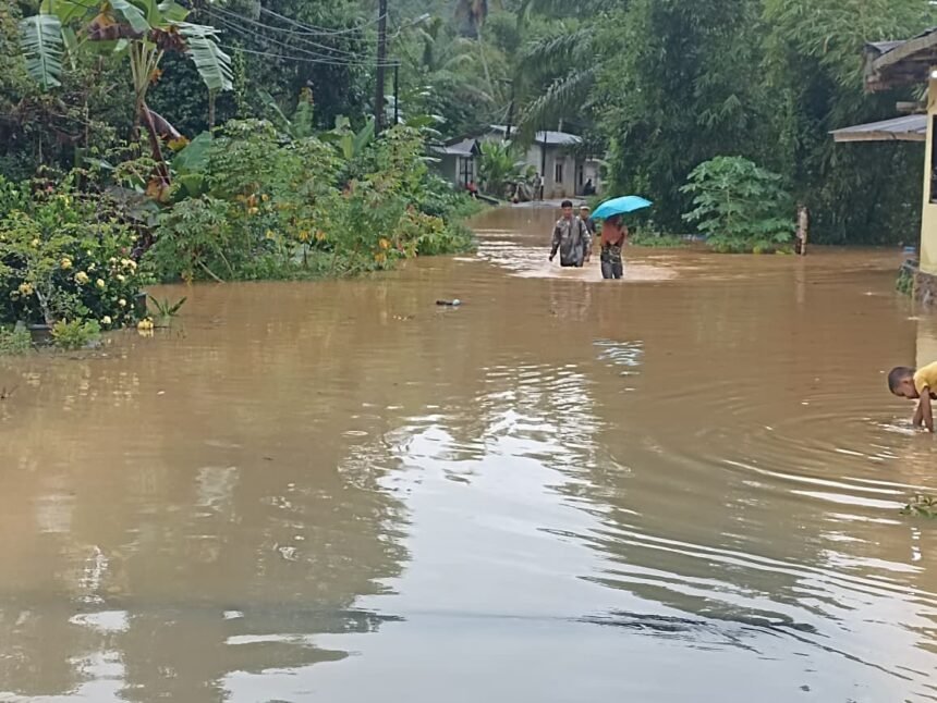 Bibit Siklon 95B & Siklon Tropis KOTO Sebabkan Hujan Ekstrem dan Angin Kencang di Sumut