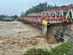 Sumatera Utara Diterjang Banjir Bandang: 13 Meninggal, 3 Hilang, Jembatan Putus