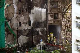 Apartemen Hong kong 42 Jam Terbakar : 128 Tewas dan 200 Warga Masih Hilang