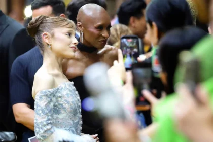 Pengacau Acara ‘Wicked’ yang Sergap Ariana Grande Terancam Denda Rp23 Juta